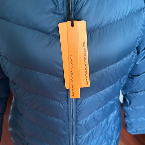 Slowdown jacket with bag. New with tags. - Picture 2 of 9